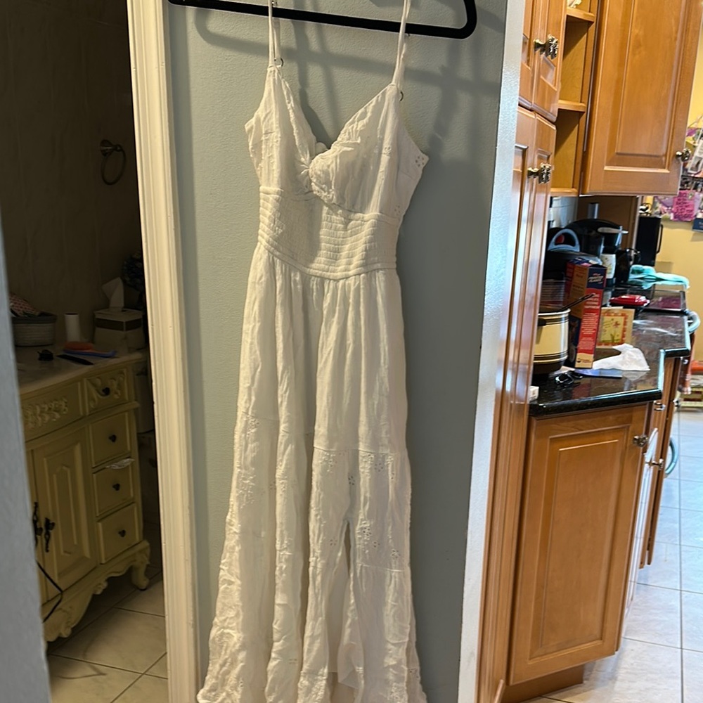 Elegant White Maxi Dress